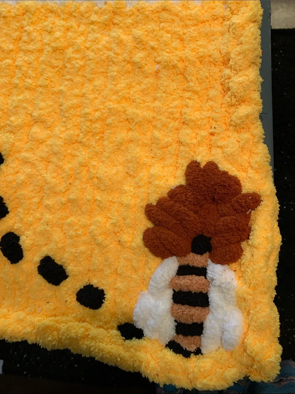 New Yellow Bee Motif Hand Knitted Plush Baby/Toddler Blanket 30x50